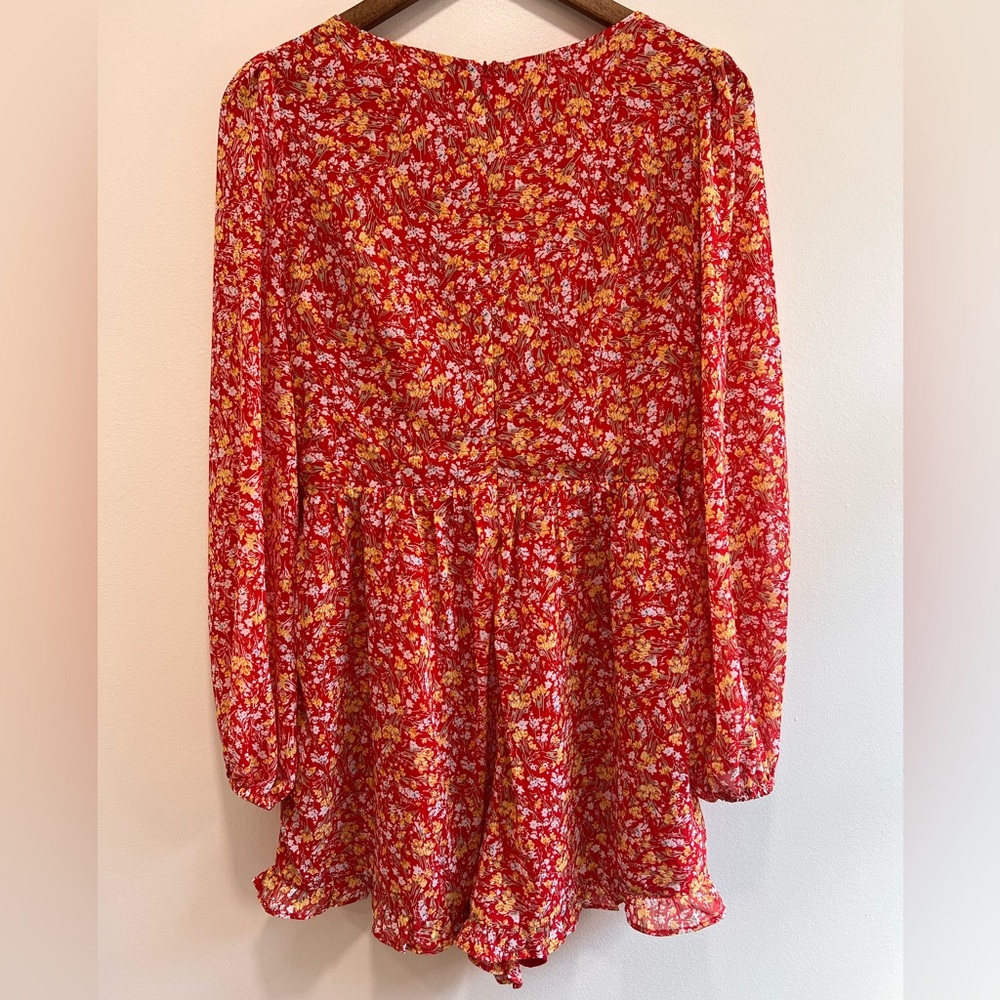 Lush NWT Playing at Perfect Red Floral Balloon Long Sleeve Romper Cut Out, L - Picture 10 of 15